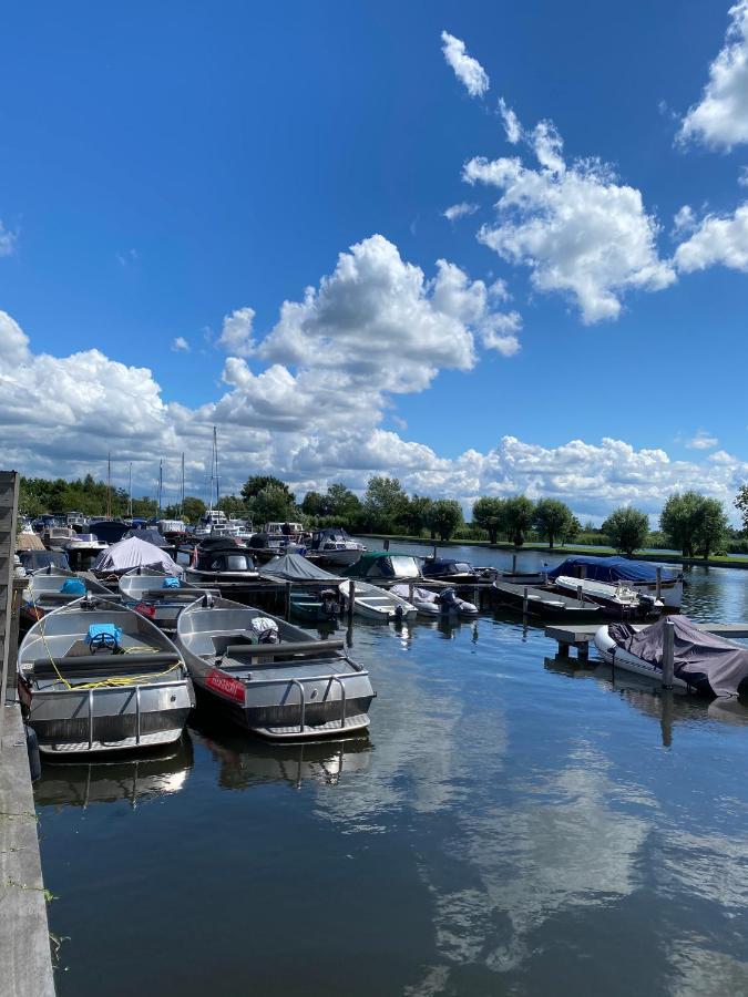 Готель C'Est La Vie Houseboat Недергорст-ден-Берг Екстер'єр фото