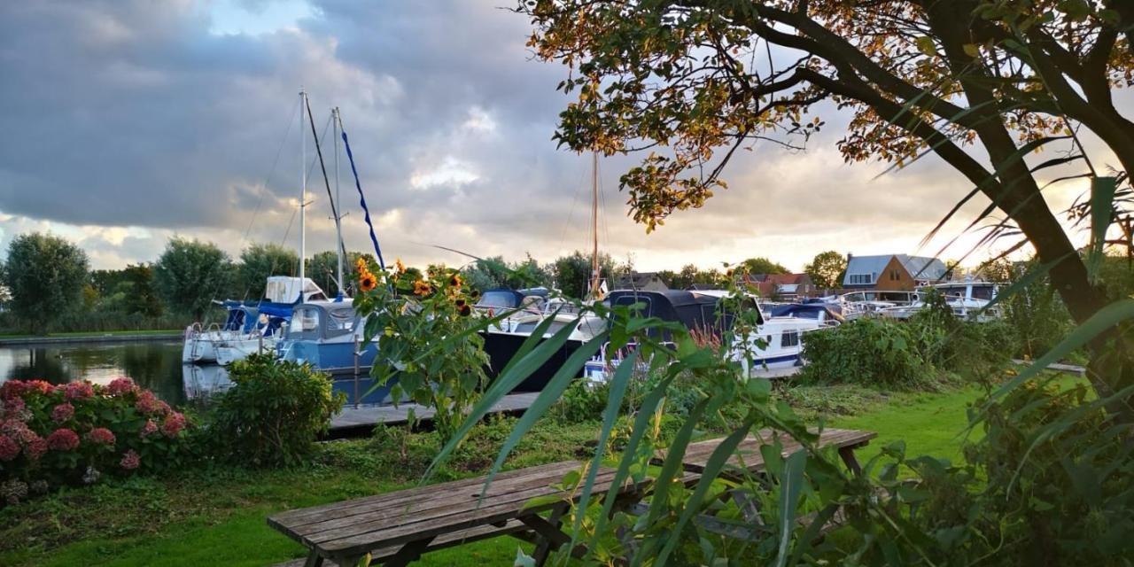 Готель C'Est La Vie Houseboat Недергорст-ден-Берг Екстер'єр фото