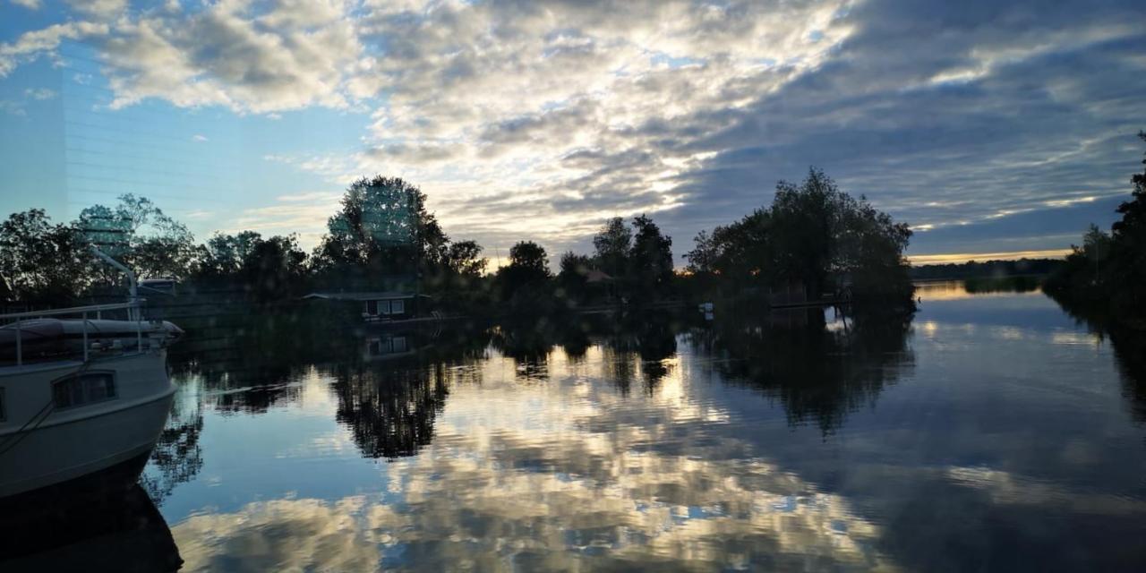 Готель C'Est La Vie Houseboat Недергорст-ден-Берг Екстер'єр фото