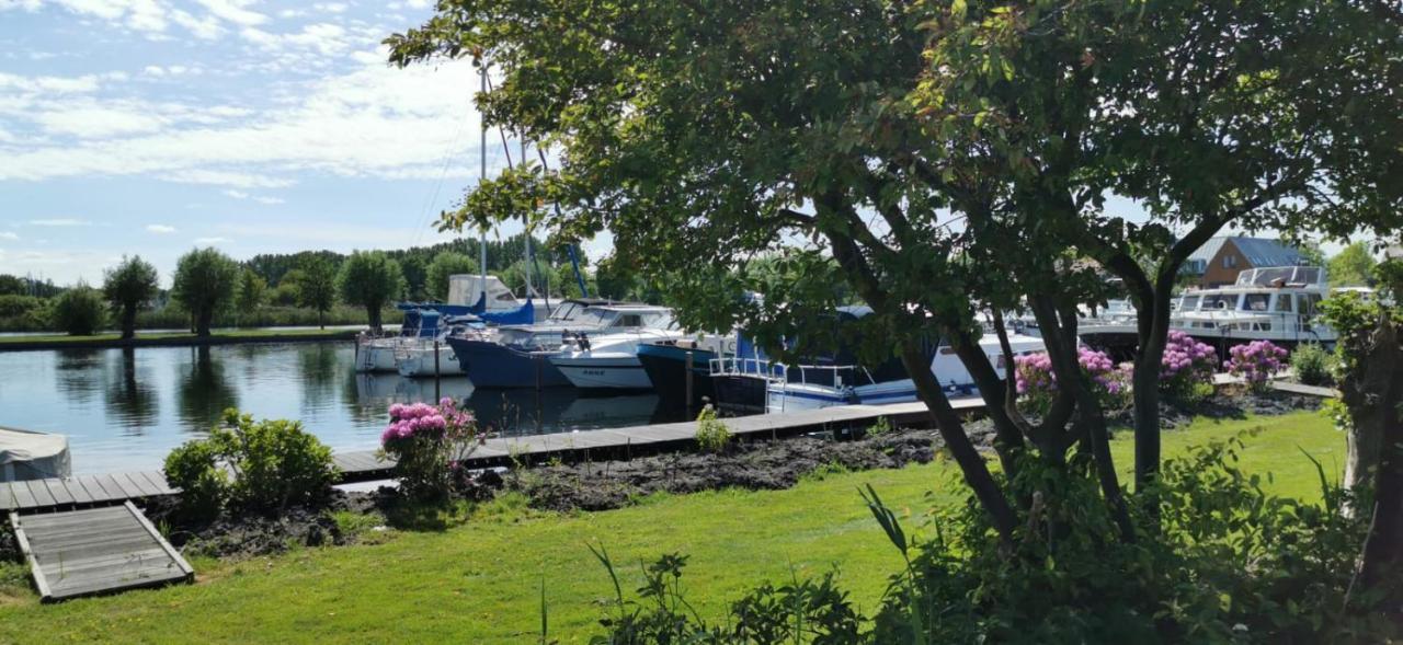 Готель C'Est La Vie Houseboat Недергорст-ден-Берг Екстер'єр фото