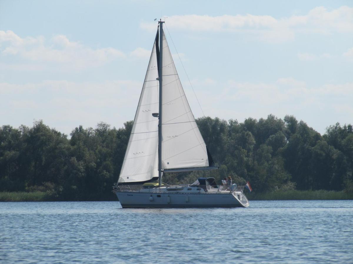 Готель C'Est La Vie Houseboat Недергорст-ден-Берг Екстер'єр фото